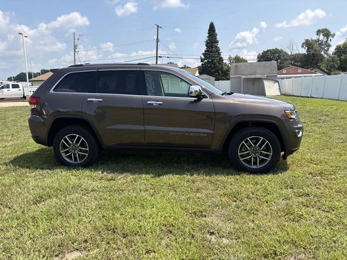 Used 2021 Jeep Grand Cherokee Limited AWD/4WD image 4