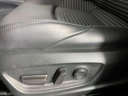 Used 2024 Toyota Corolla Cross XSE image 23