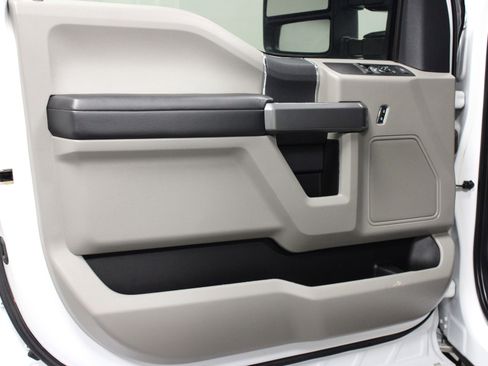 Used 2022 Ford F450 XLT w/ XLT Value Package image 11