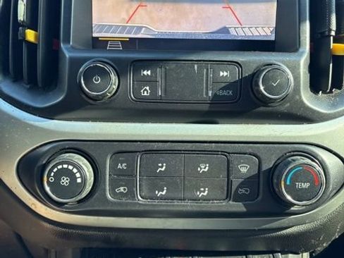 Used 2020 Chevrolet Colorado LT w/ Safety Package image 10