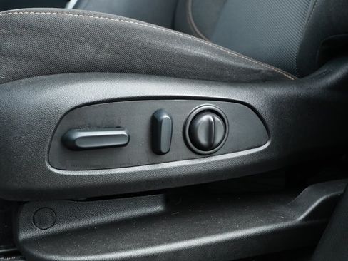 Used 2018 Chevrolet Traverse LT FWD image 22