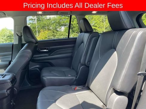 Used 2024 Toyota Grand Highlander AWD image 17