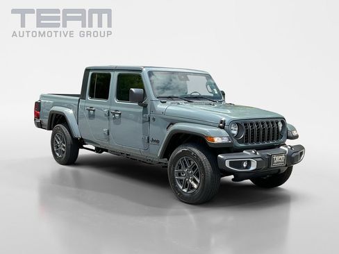 New 2025 Jeep Gladiator Sport AWD/4WD image 1