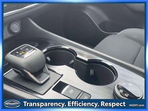 Certified 2025 Nissan Rogue S image 29