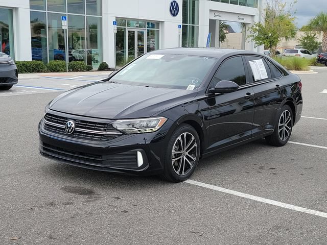 Certified 2024 Volkswagen Jetta Sport FWD image 2