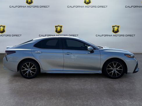 Used 2023 Toyota Camry SE FWD image 6