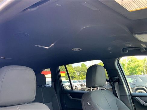 Used 2025 GMC Acadia Elevation FWD image 27