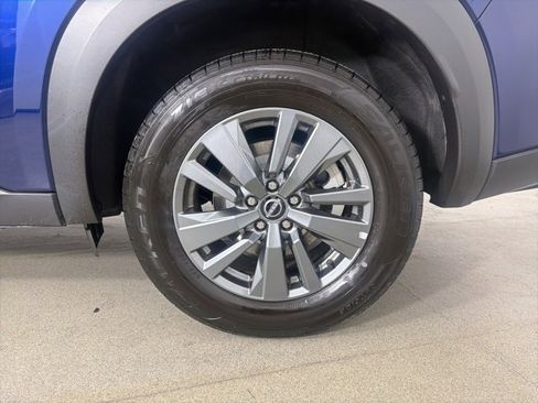 Used 2024 Nissan Pathfinder SV image 4