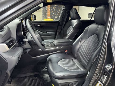 Used 2023 Toyota Highlander XSE image 15