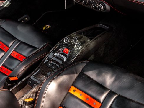 Used 2013 Ferrari 458 Spider RWD image 38