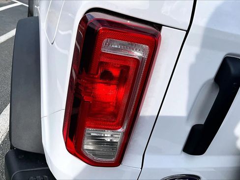 Used 2024 Ford Bronco Black Diamond image 27