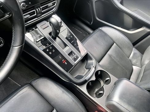 Certified 2023 Porsche Macan AWD/4WD image 20