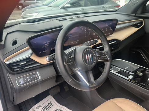 Used 2025 Buick Enclave Preferred w/ Power Package image 15