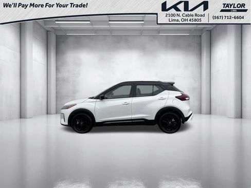 Used 2024 Nissan Kicks SR w/ SR Premium Package FWD image 3