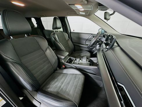 Used 2024 Mitsubishi Outlander SE image 34