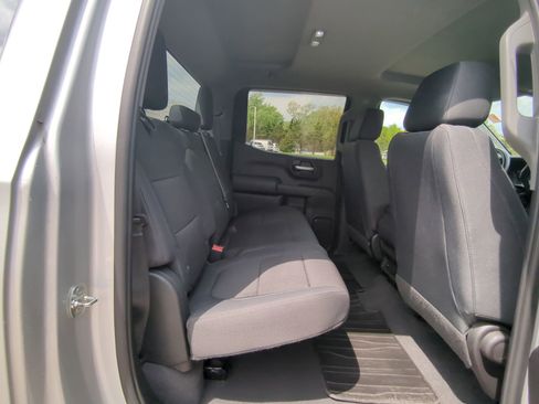 Used 2019 Chevrolet Silverado 1500 Custom w/ Custom Value Package AWD/4WD image 10