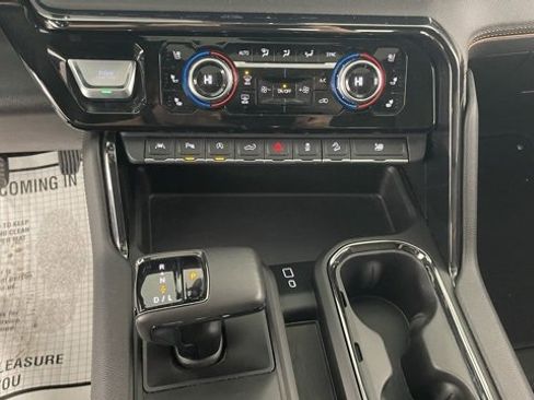 Used 2022 GMC Sierra 1500 AT4 w/ Technology Package image 42