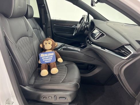 Used 2024 Buick Enclave Avenir w/ Avenir Technology Package image 24