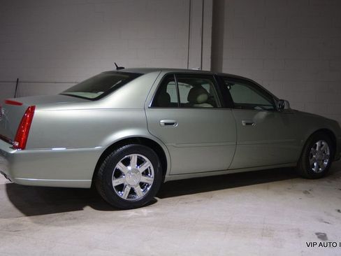 Used 2007 Cadillac DTS Luxury I w/ Trunk Convenience Package image 32