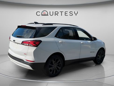 Used 2022 Chevrolet Equinox RS w/ RS Leather Package FWD image 7