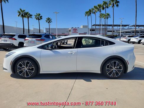 Used 2023 Toyota Prius XLE image 7