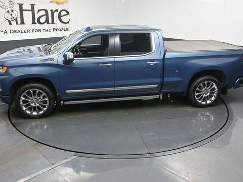 Used 2024 Chevrolet Silverado 1500 High Country w/ High Country Premium Package AWD/4WD image 42