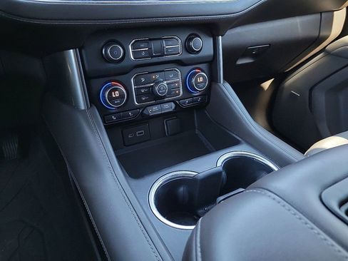 Used 2021 Chevrolet Tahoe Z71 w/ Z71 Off-Road Package image 25