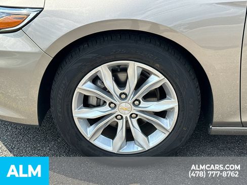 Used 2025 Chevrolet Malibu LT FWD image 12