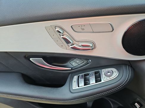 Used 2022 Mercedes-Benz GLC 300 image 32