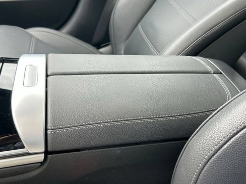 Used 2025 Mercedes-Benz C 300 Sedan image 33