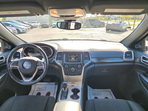 Used 2017 Jeep Grand Cherokee Laredo w/ Quick Order Package 23E image 15