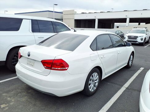 Used 2013 Volkswagen Passat 2.5 S image 4