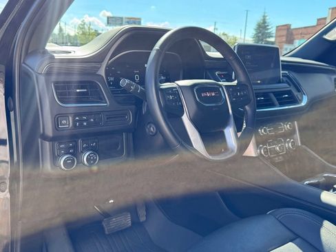 Used 2023 GMC Yukon XL SLT w/ SLT Premium Package AWD/4WD image 13