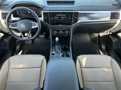 Used 2023 Volkswagen Atlas Cross Sport SE w/ Panoramic Sunroof Package FWD image 13