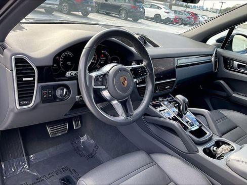 Used 2022 Porsche Cayenne S image 17