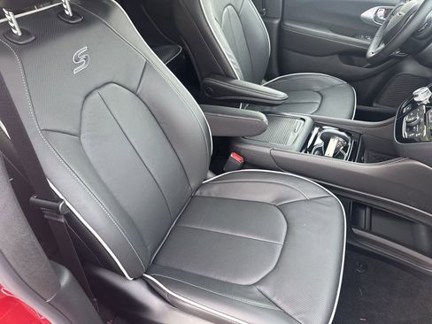 New 2026 Chrysler Pacifica Limited w/ S Appearance Package AWD/4WD image 55