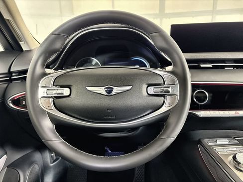 Used 2024 Genesis GV70 2.5T w/ Advanced Package AWD/4WD image 11