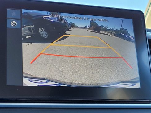 Certified 2025 Hyundai Venue SEL FWD image 28