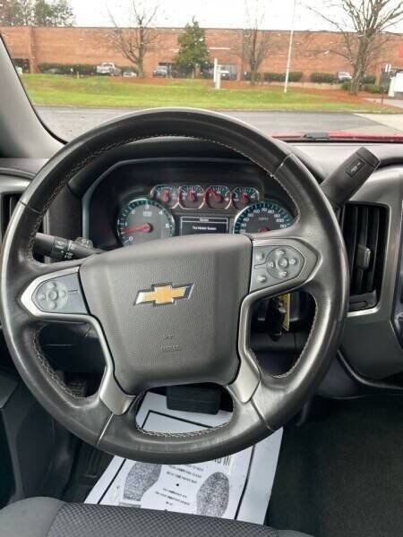 Used 2018 Chevrolet Silverado 1500 LT RWD image 19