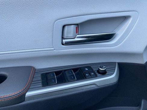 Certified 2022 Toyota Sienna XSE image 13