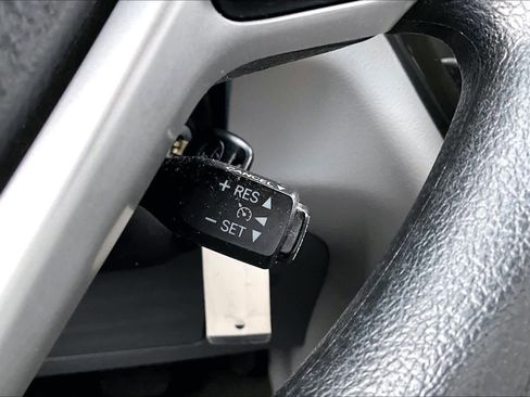 Used 2017 Toyota Sienna LE image 34