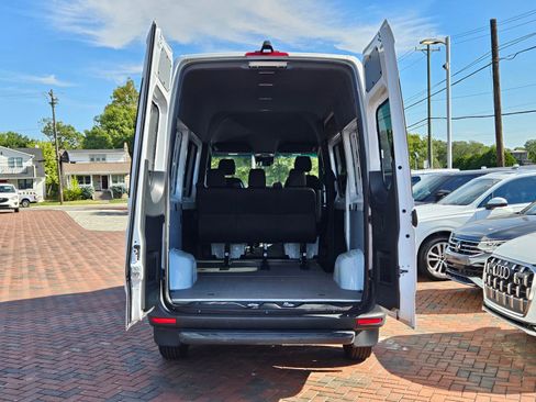 Used 2024 Mercedes-Benz Sprinter 2500 image 29