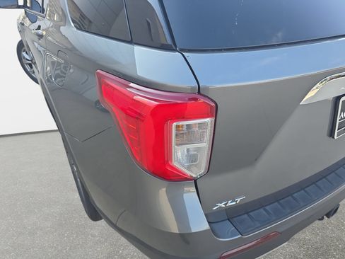 Used 2023 Ford Explorer XLT w/ Equipment Group 202A AWD/4WD image 32