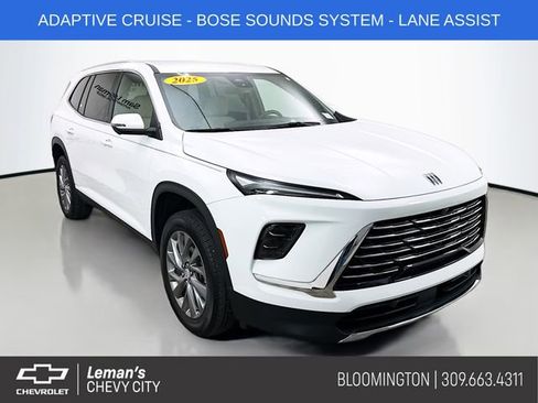 Used 2025 Buick Enclave Preferred image 1