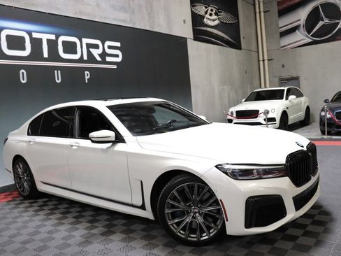 Used 2020 BMW 750i xDrive w/ Executive Package AWD/4WD image 12