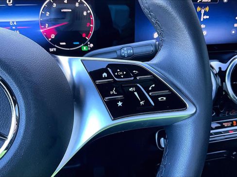 Used 2025 Mercedes-Benz GLA 250 image 24