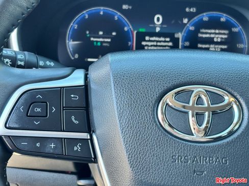 Certified 2024 Toyota Highlander Limited FWD image 22