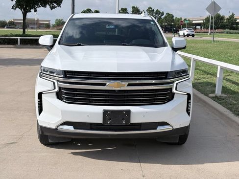 Used 2023 Chevrolet Suburban LT w/ LT Signature Plus Package RWD image 2