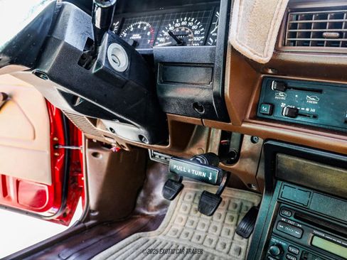 Used 1986 Toyota Pickup 4x4 Regular Cab Turbo image 29