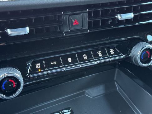 New 2026 Chevrolet Suburban Premier image 22